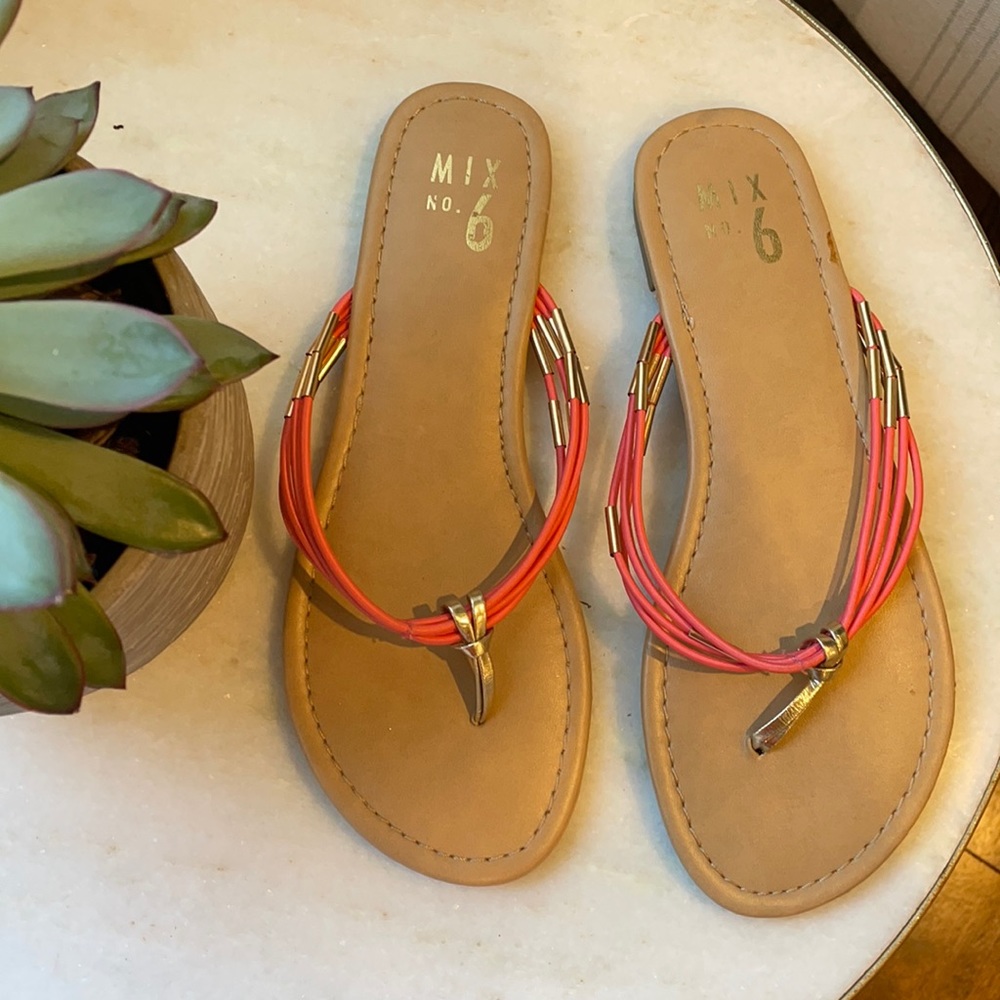 EUC Mix. No 6 Strappy Flip Flop, Sz. 6.5